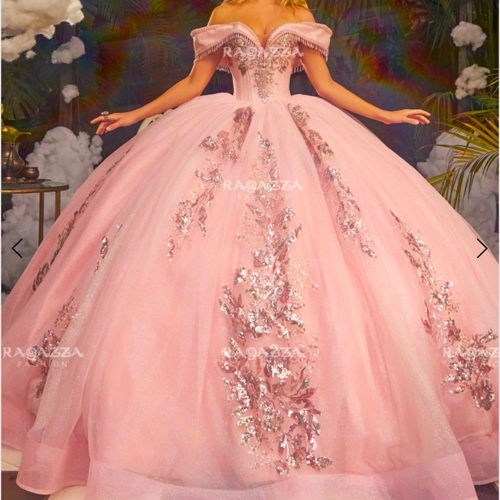 Quinceñera Dress. Like new.  Ragazza EV44-644 size 0